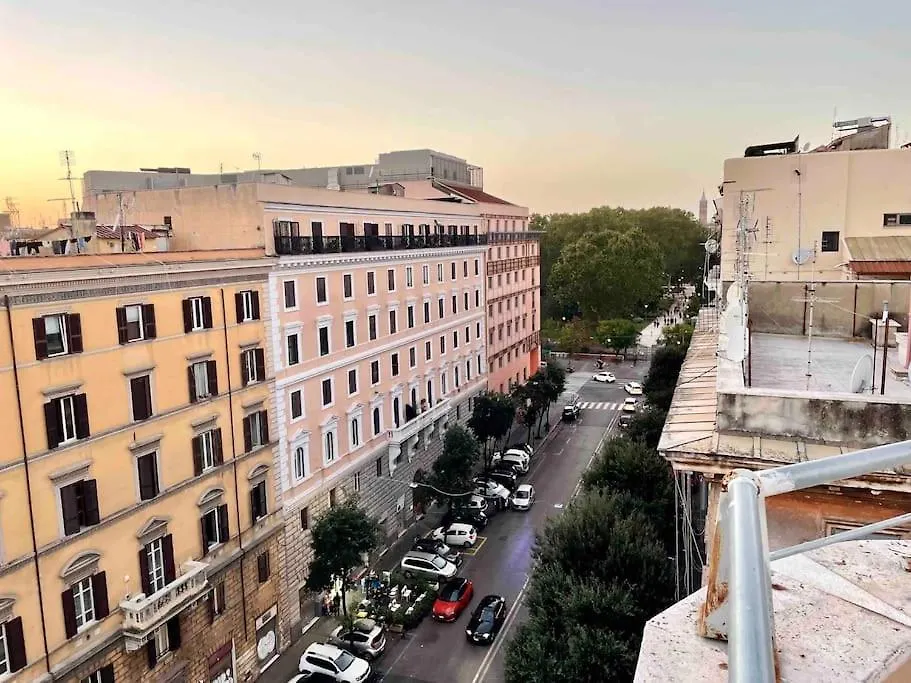 Gallery Art Flat Near The Colosseum And Domus Aurea Rome 0*,  Italy