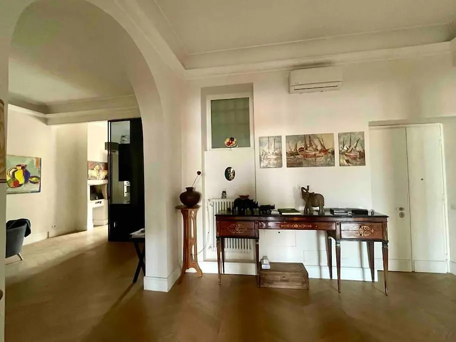 Apartment Gallery Art Flat Near The Colosseum And Domus Aurea Rome